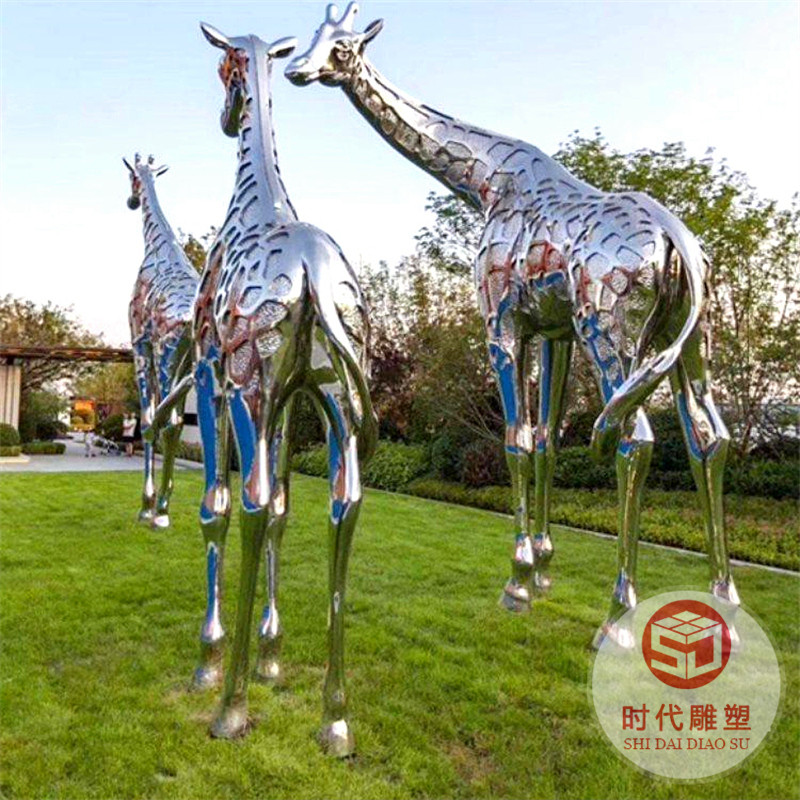 定制不銹鋼雕塑幾何鏡面鹿鏤空動物景觀園林房地產(chǎn)售樓部公園擺件