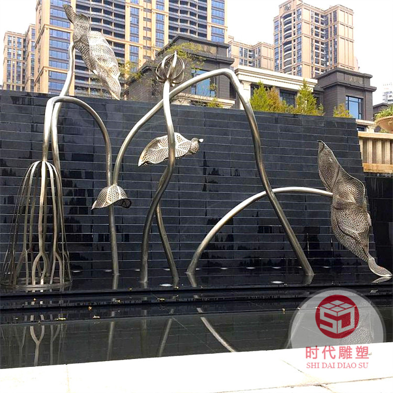 大型不銹鋼雕塑廠家定制鏡面幾何鹿鯤戶外園林景觀廣場房地產(chǎn)金屬