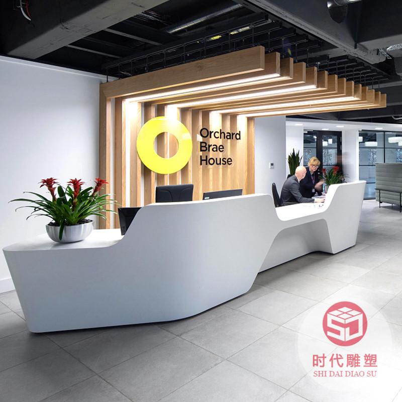 定制創(chuàng)意異形玻璃鋼烤漆前臺(tái)接待臺(tái)公司大堂售樓部服務(wù)臺(tái)酒店吧臺(tái)